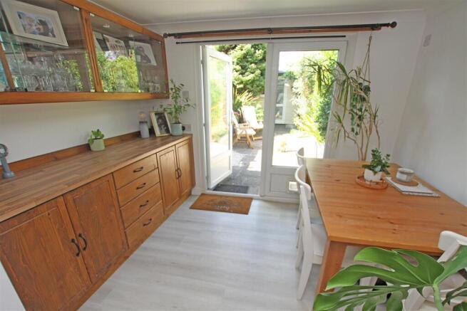 Gunville Crescent, Bournemouth photo 4