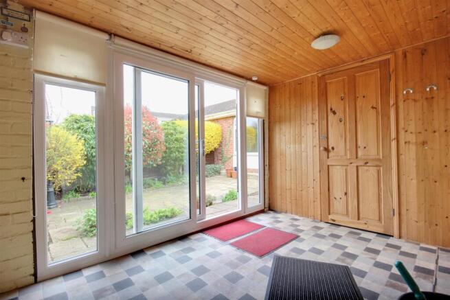 2 bed Semi-Detached for sale Image 11