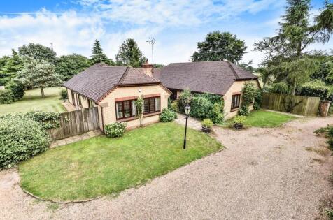 Idyllic Retreat With Land. Ravensdane Wood, Charing