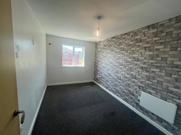 2 bed Flat for sale Image 7