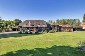 Lanary Barn, Ashford Road, Bilsington TN25 7JJ