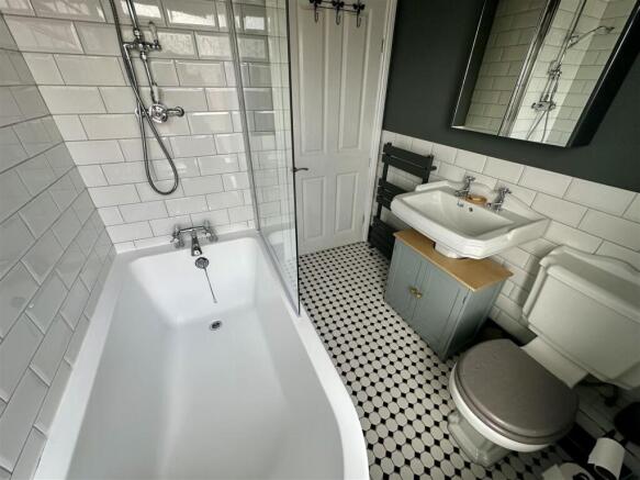 2 bed Semi-Detached for sale Image 7