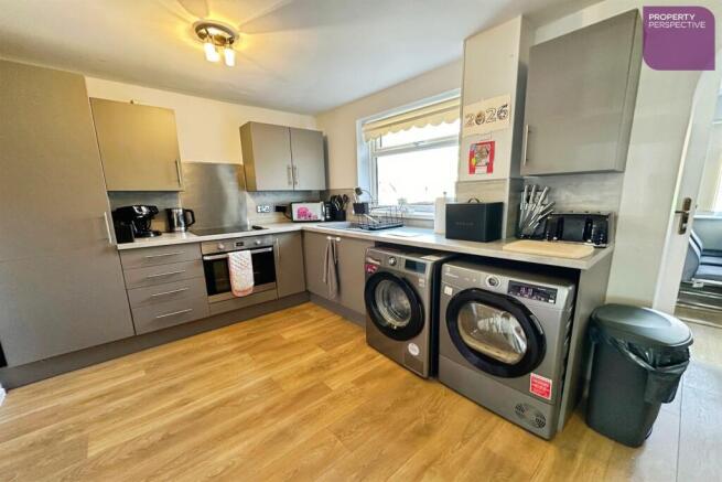 3 bed Semi-Detached for sale Image 4