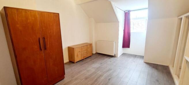 3 bed Terraced to rent Image 11