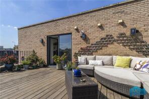 Flat 19, 2a Woodside Apartments, Canning Crescent, Wood Green, London N22 5BF