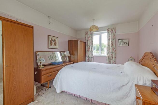 Bedroom 1-1.jpg