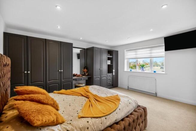 3 bed Detached for sale Image 11