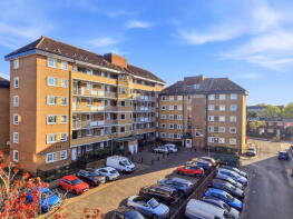 34, Godolphin House, Tulse Hill, London SW2 3PY