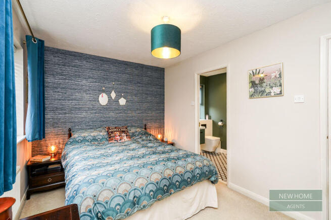 4 bed Detached for sale Image 10