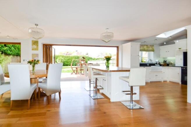 Kitchen to  garden v