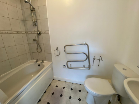 BATHROOM 2.png