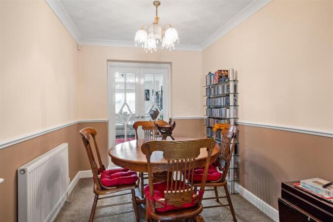 4 bed Detached for sale Image 4