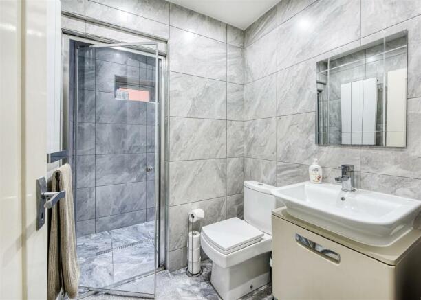 288b Penn Road-shower room.jpg