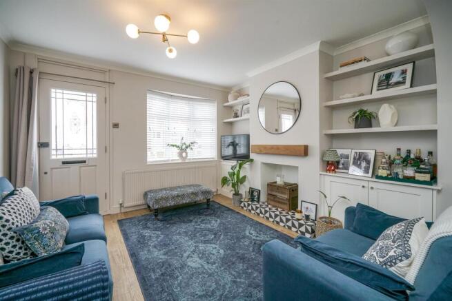 Lounge/Dining Room
