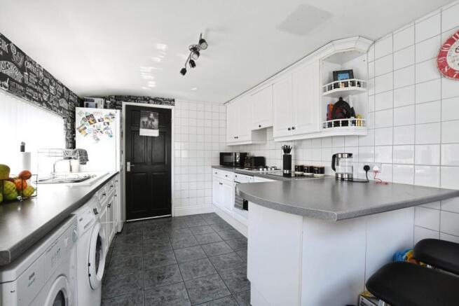 3 bed Terraced for sale Image 11
