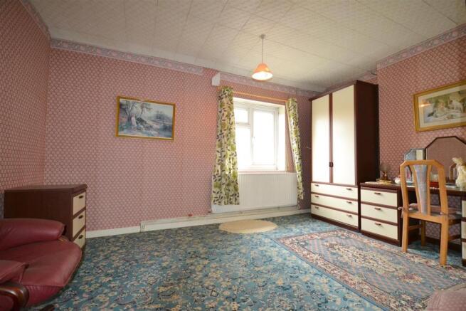 bed1.jpg