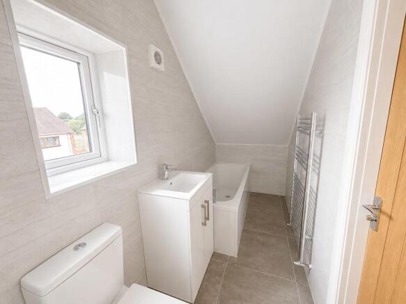 5 bed Semi-Detached for sale Image 10