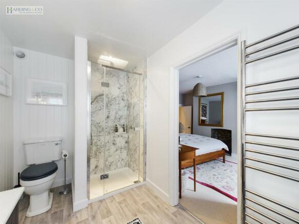 Bedroom 2 en suite ii.jpg