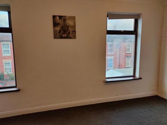 2 bed Terraced to rent Image 9