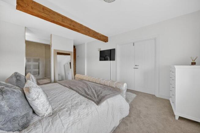 4 bed Barn Conversion for sale Image 11