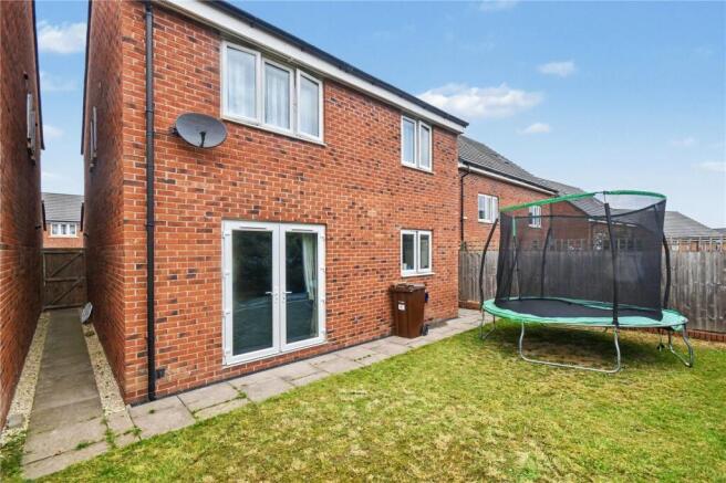 4 bed Detached for sale Image 8