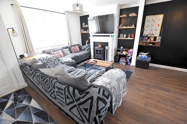 LOUNGE DINING ROOM