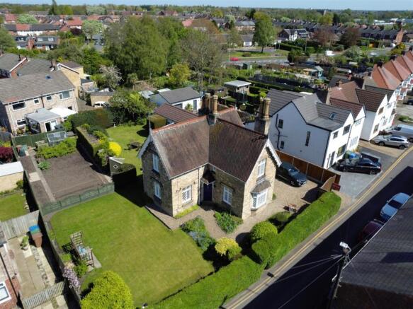 4 bed Detached for sale Image 6