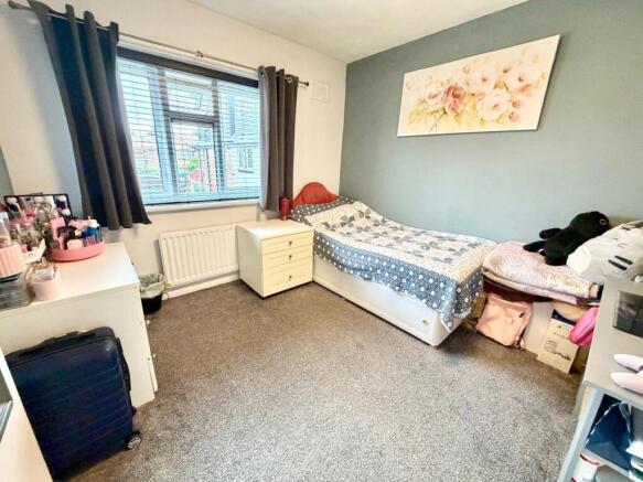 4 bed Semi-Detached for sale Image 11
