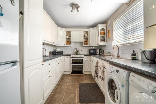 Jenningham Drive, Grays photo 4