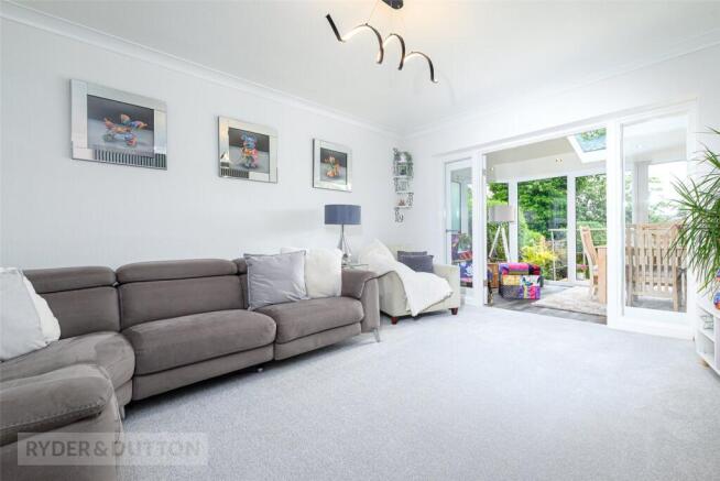 4 bed Detached for sale Image 8