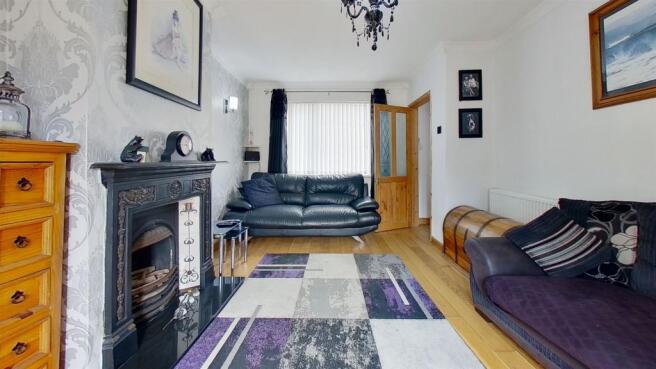 10-Bradley-Road-Living-Room(2).jpg