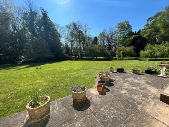 Patio/Grounds