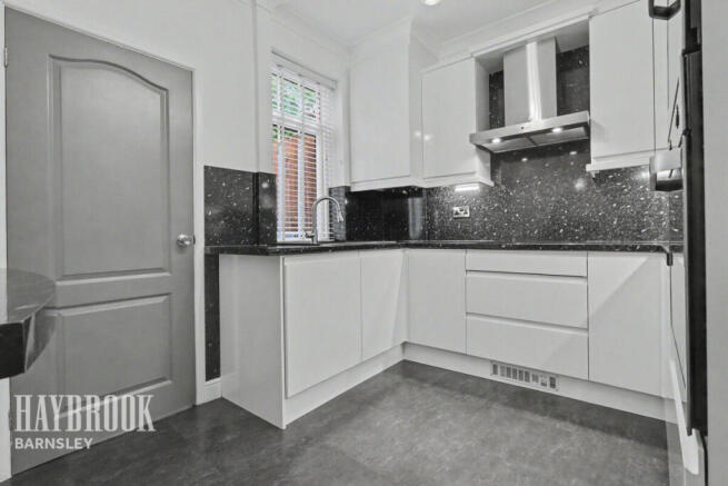 3 bed Terraced for sale Image 6