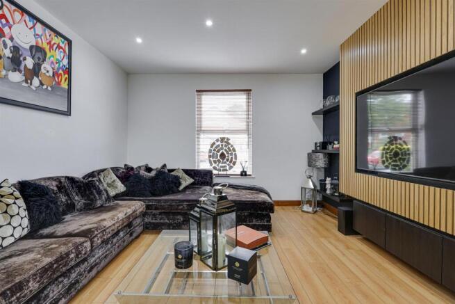 4 bed Detached for sale Image 7