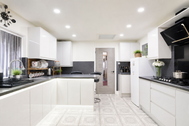 Kitchen 1