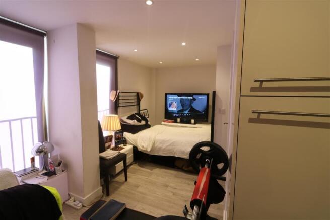 Livingroom 2.jpg
