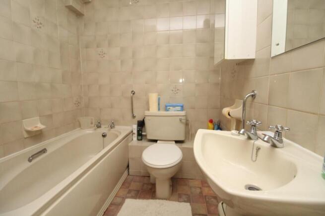 bathroom 