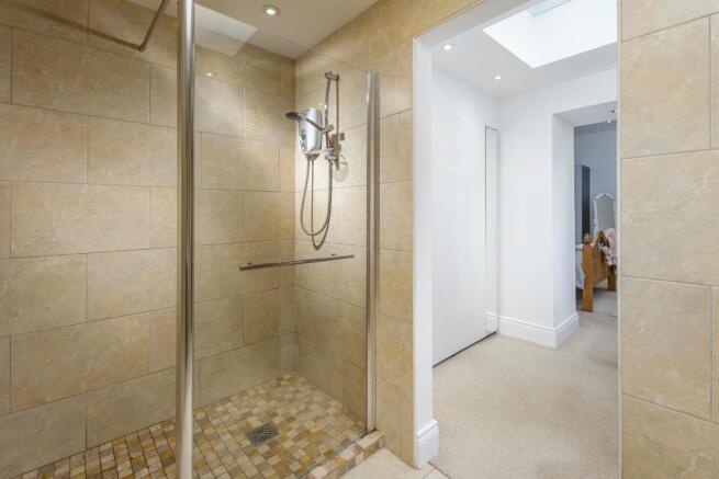 Bedroom One Ensuite-3.jpg