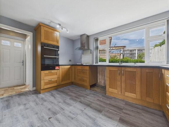 CAM04273G0-PR0176...