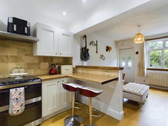 CAM02127G0-PR0166-STILL003