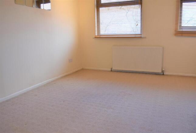2 bed Town House for sale Image 7