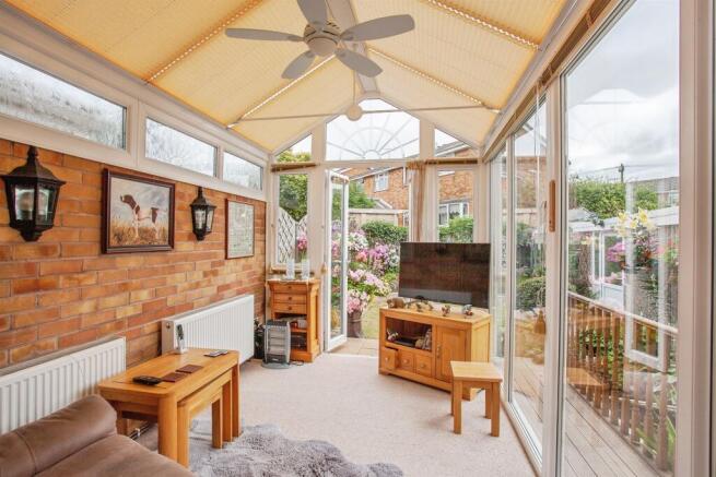 3 bed Semi-Detached for sale Image 12
