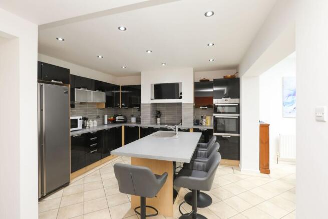3 bed Detached for sale Image 5