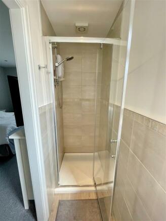 Bedroom 1 En Suite 2.jpg