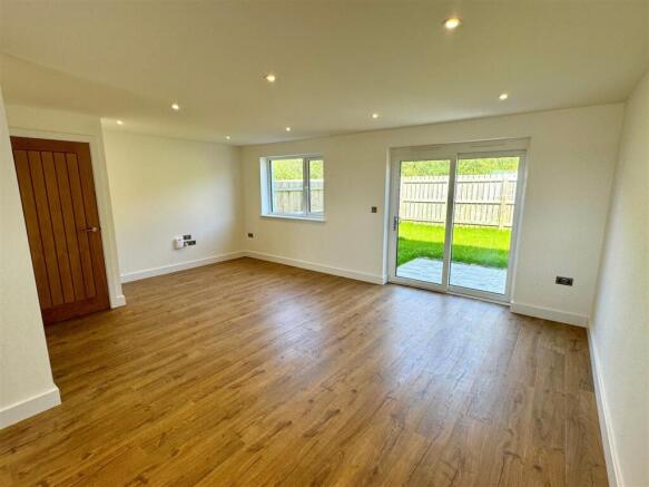 3 Trevithick Way Lounge