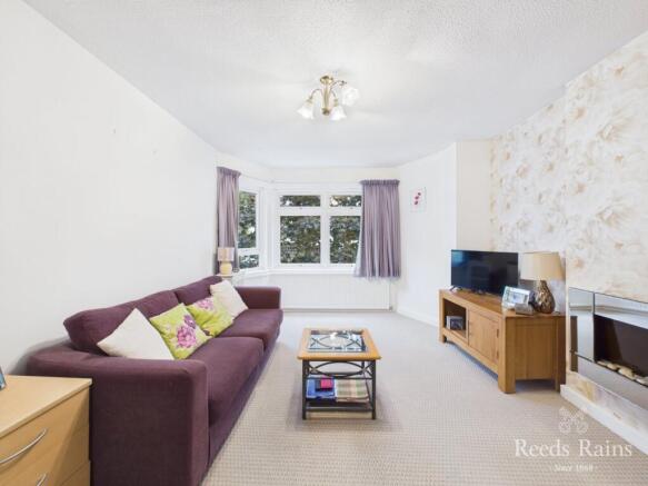 2 bed Apartment for sale Image 2