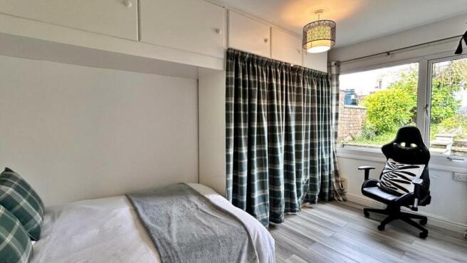 Bedroom 1.jpg