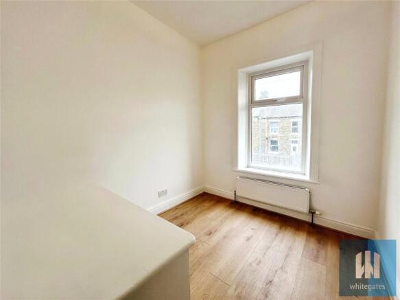 2 bed Terraced to rent Image 5