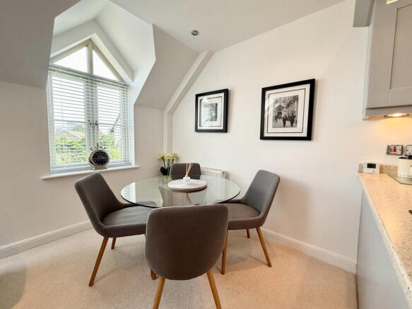 2 bed Apartment for sale Image 4