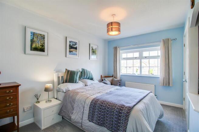 4 bed Detached for sale Image 10